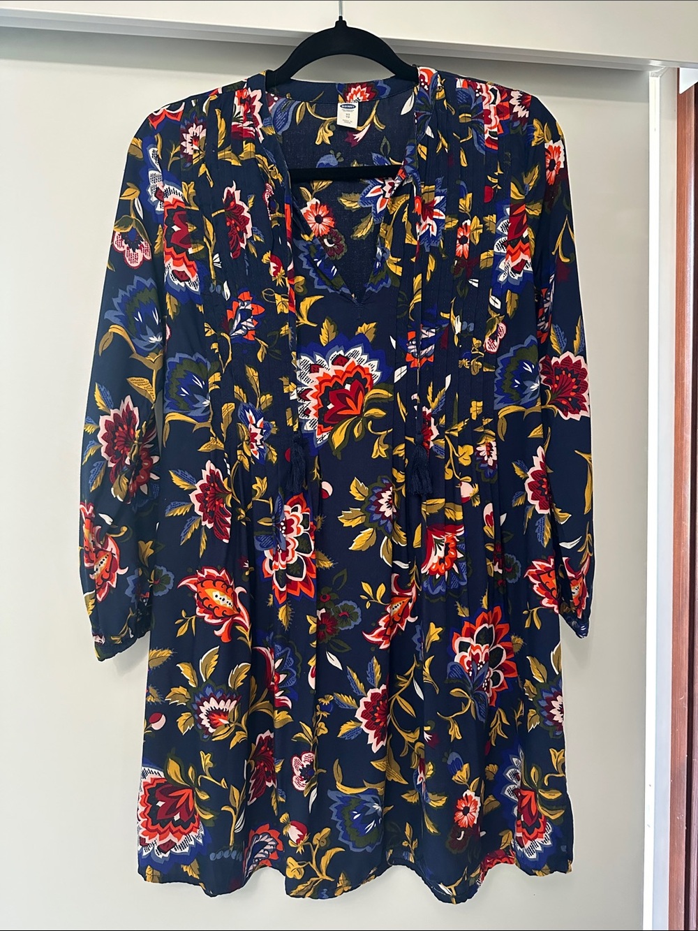 Old Navy Navy Floral V-Neck Tunic Dress